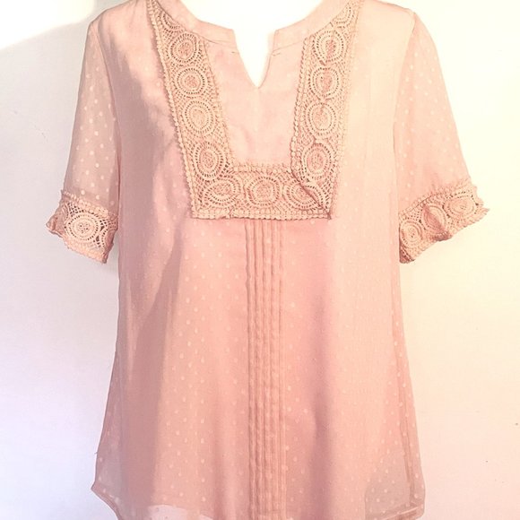 NWOT - Beautiful Pink Split Neck Half Sleeve Lace Panel Blouse - Picture 4 of 9